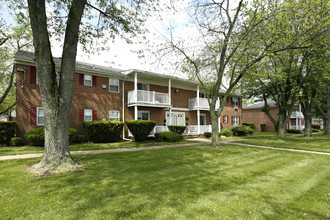 Madison Gardens in Old Bridge, NJ - Foto de edificio - Building Photo