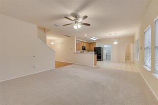 3223 Guadaloupe in Grand Prairie, TX - Foto de edificio - Building Photo