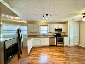 2918 Coachway Dr in Fayetteville, NC - Building Photo - Building Photo