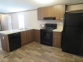 141 Eagle Lake N in Livingston, TX - Building Photo - Building Photo