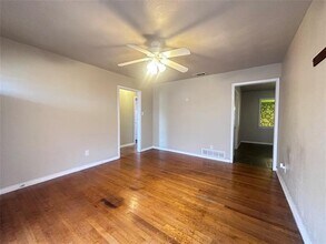 1122 Bowie St in Garland, TX - Building Photo - Building Photo