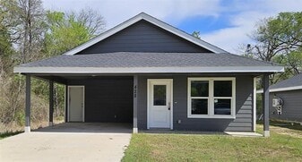 428 N Cherokee Shores Dr in Mabank, TX - Building Photo