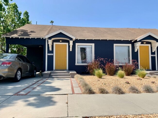 2700 Exposition Pl in Los Angeles, CA - Building Photo - Building Photo