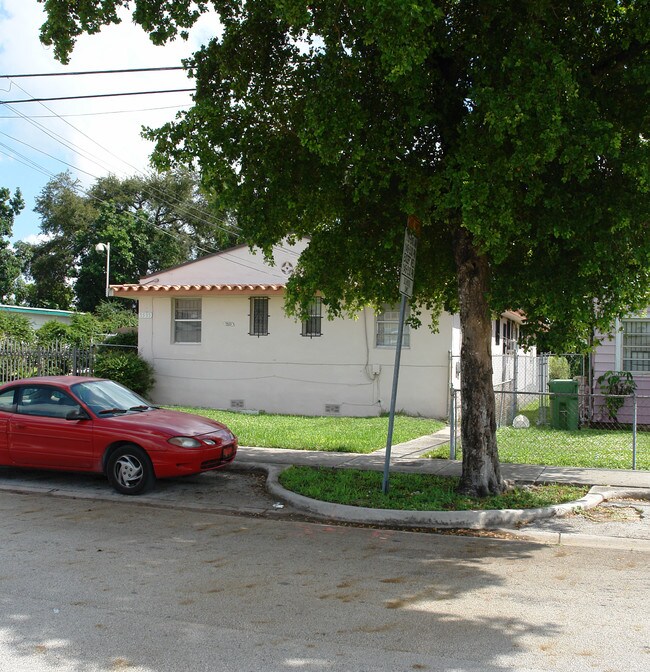 7535 NW 4th Ct in Miami, FL - Building Photo - Building Photo