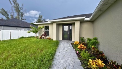 2205 NW 2nd Pl in Cape Coral, FL - Building Photo - Building Photo