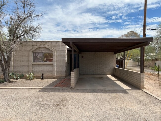 property at 1656 N Jerrie Blvd