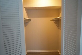 3033 Clifton Ave in Cincinnati, OH - Foto de edificio - Building Photo