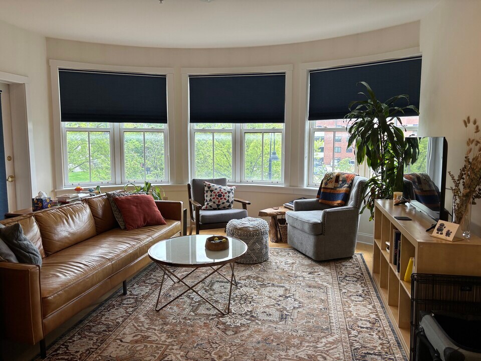 40 College St, Unit 408 in Burlington, VT - Building Photo