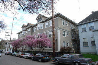 2110 NW Flanders St in Portland, OR - Building Photo - Building Photo