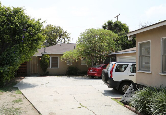 11936 Louise Ave in Los Angeles, CA - Building Photo - Building Photo