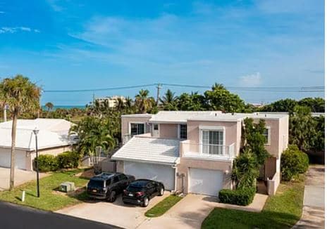 554 Majorca Ct in Satellite Beach, FL - Foto de edificio - Building Photo