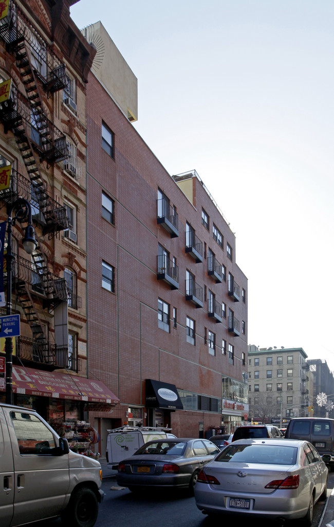 100 Delancey St in New York, NY - Foto de edificio - Building Photo