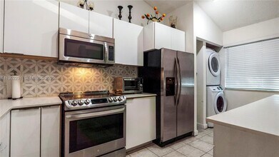 5596 SW 28th Terrace in Fort Lauderdale, FL - Building Photo - Building Photo