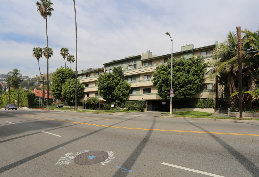 7777 Hollywood Blvd in Los Angeles, CA - Building Photo