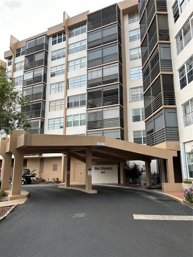 property at 900 St Charles Pl