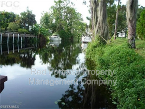 2131 Waylife Ct in Alva, FL - Foto de edificio - Building Photo