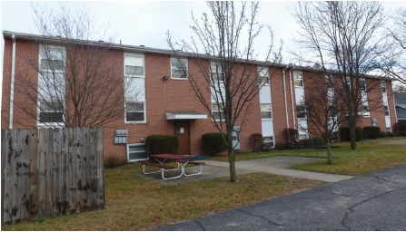 Gladstone Apartments in Elkhart, IN - Building Photo