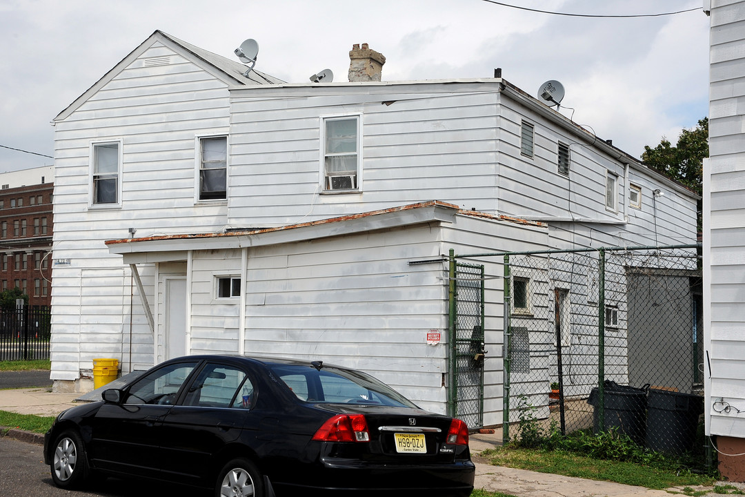 4 Adeline St in Trenton, NJ - Foto de edificio