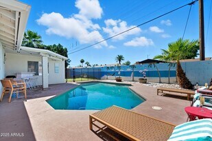 2530 N 68th Pl in Scottsdale, AZ - Building Photo