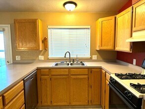 586 Flowing Wells Ln in Spring Creek, NV - Building Photo - Building Photo