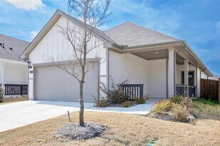 1069 Lakehaven Trl in Lavon, TX - Building Photo