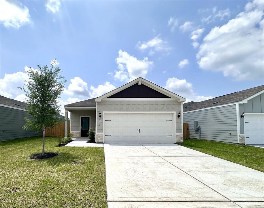 8112 Burnt Orchid Dr in Houston, TX - Building Photo