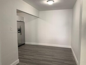 6290 SW 39th St in Miami, FL - Building Photo - Building Photo