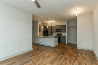 Bella Vista Apartments in Houston, TX - Building Photo - Interior Photo