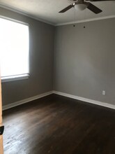 1740 Lisbon Dr SW in Atlanta, GA - Foto de edificio - Building Photo