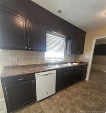 7281 Pebblebrook Dr in Fayetteville, NC - Building Photo - Building Photo