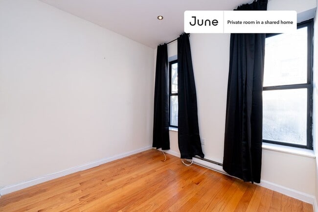 Private bedroom in 4 bed/2 bath Home in New York, NY - Building Photo - Building Photo