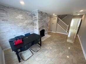 1077 Paper Mill Ct in Washington, DC - Building Photo - Building Photo