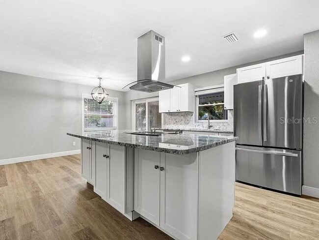 5029 Burlington Ave N in St. Petersburg, FL - Building Photo - Building Photo