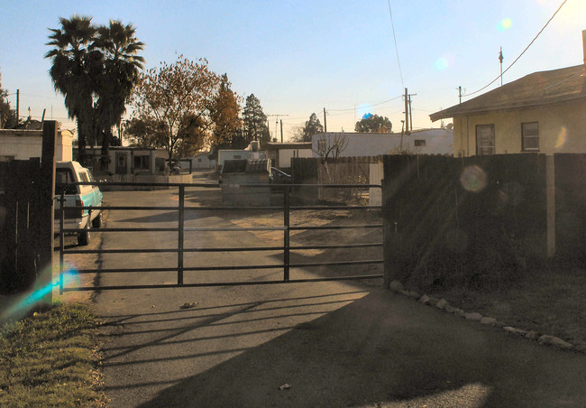 Modesto Mobile Home Park in Riverbank, CA - Building Photo - Building Photo