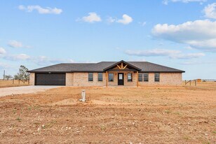 14916 North County Road 1200 in Shallowater, TX - Building Photo