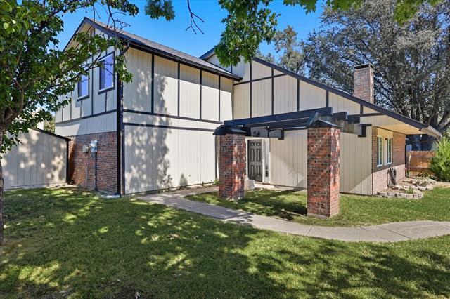 property at 1715 Southampton Dr