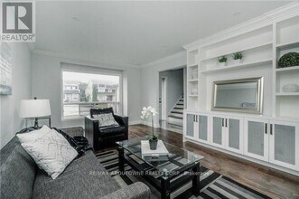 1534 Forestdale Ct in Oakville, ON - Building Photo - Building Photo