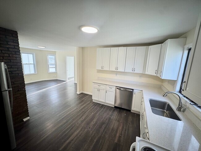 55 Myrtle St in Everett, MA - Building Photo - Building Photo