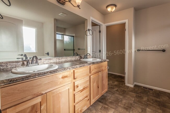 570 Lapis Pl in Loveland, CO - Building Photo - Building Photo