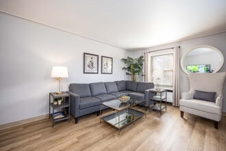 Rugby Square Apartments in Syracuse, NY - Foto de edificio - Building Photo
