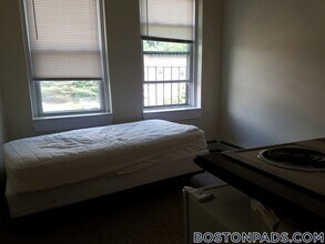 53 S Huntington Ave in Boston, MA - Building Photo - Building Photo