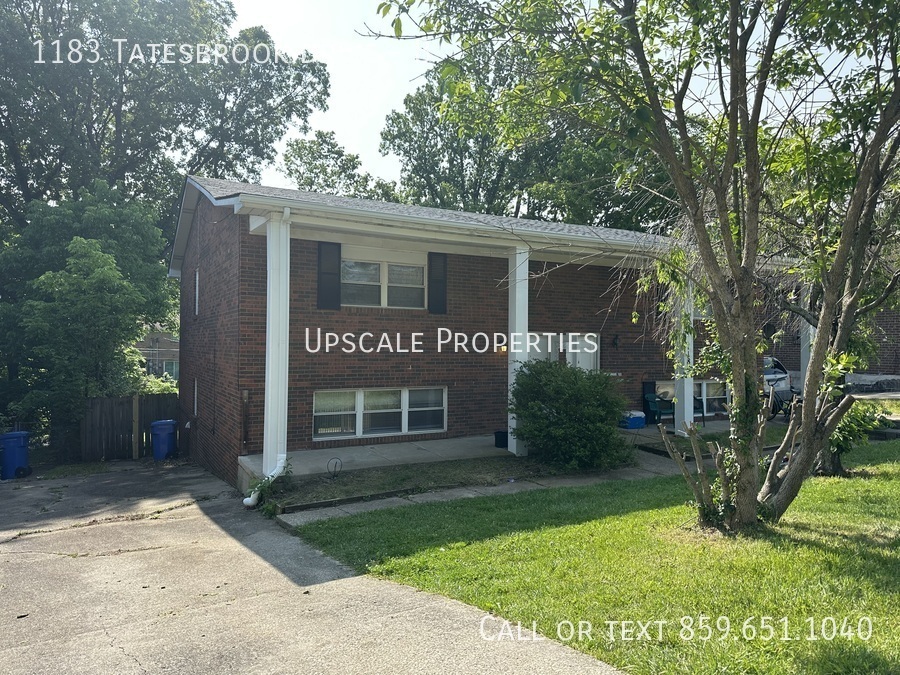 1183 Tatesbrook Dr in Lexington, KY - Building Photo