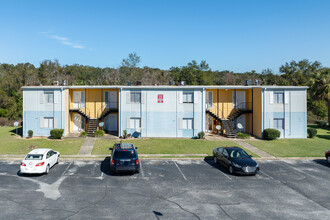 Sandstones Apartments in Pensacola, FL - Building Photo - Building Photo