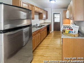 4242 Eagle Nest Dr in San Antonio, TX - Building Photo - Building Photo