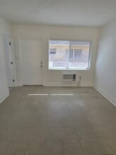 Turf 2 in Hialeah, FL - Building Photo - Building Photo