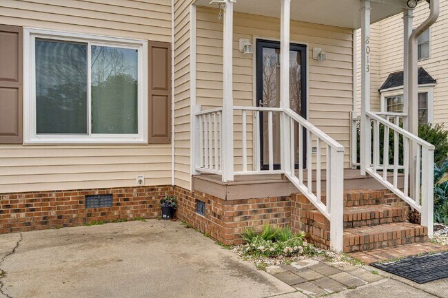 8013 Perry Creek Rd in Raleigh, NC - Building Photo - Building Photo