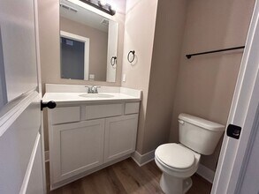 1611 S Limuel Cir in Wichita, KS - Building Photo - Building Photo