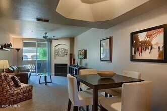 7333 E Chaparral Rd in Scottsdale, AZ - Foto de edificio - Building Photo