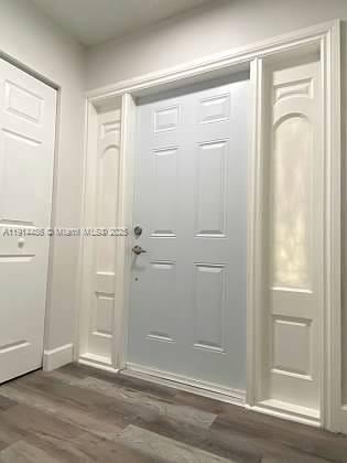 2441 SW 124th Ave in Miami, FL - Foto de edificio - Building Photo