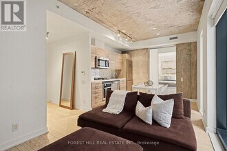 11 Charlotte St in Toronto, ON - Building Photo - Building Photo